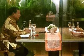 Jokowi Makan Bareng Prabowo Dan Ganjar